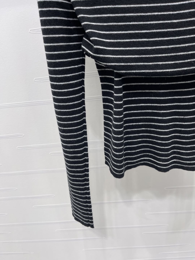 Pra*a sweaters